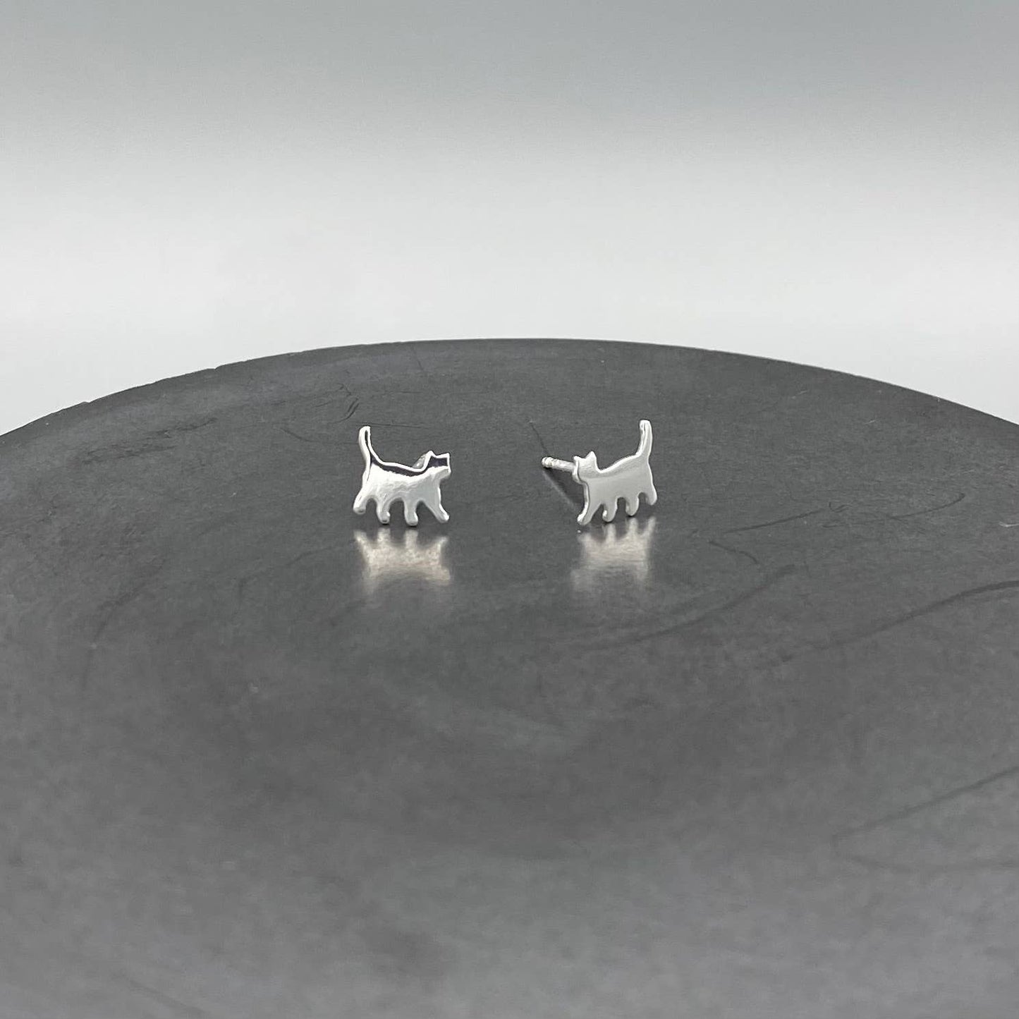 ST658-Pixie Cat Stud Earrings