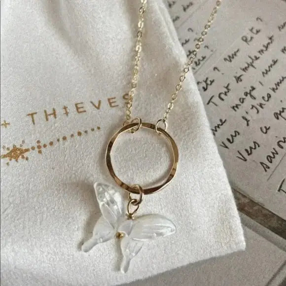 Vuela Necklace