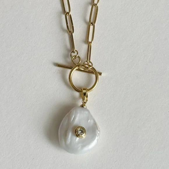 Mia Pearl Necklace