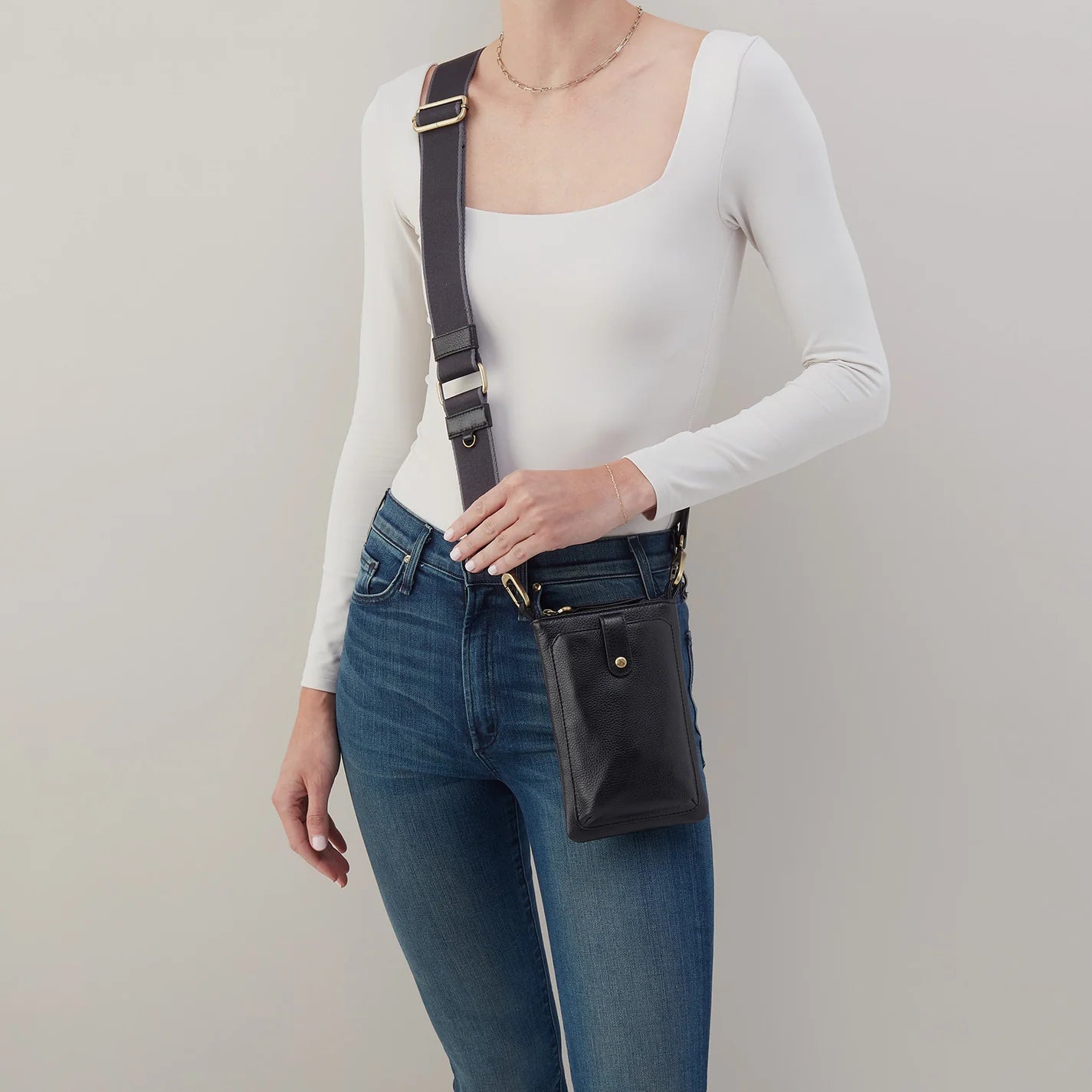 Cass Phone Crossbody