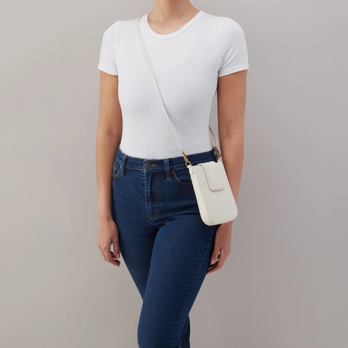 Expedition Phone Crossbody in Pebbled Leather