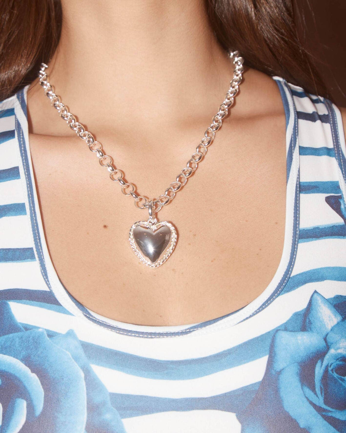 HOT HEART CHAIN