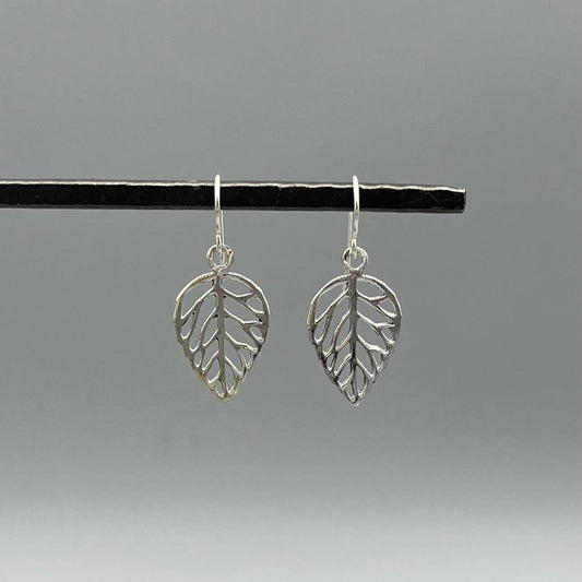ES128-Silver Cut Out Leaf Earrings