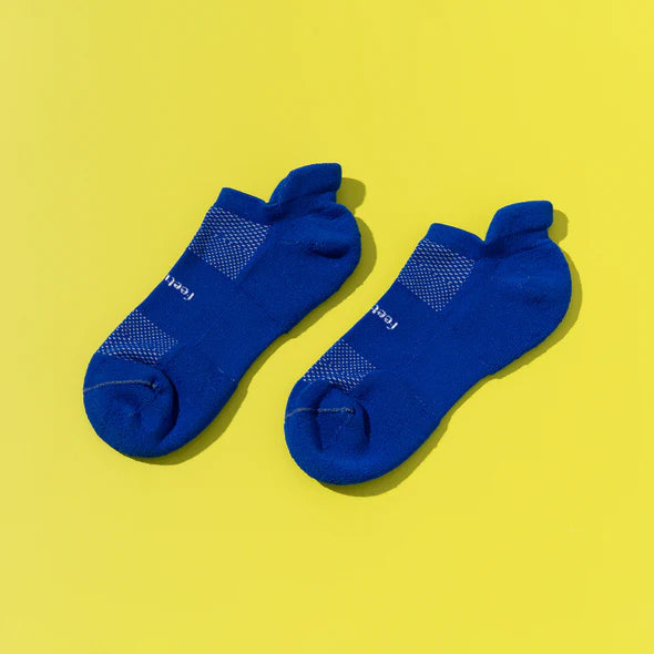 Feetures - High Performance Ultra Light No Show Tab Socks